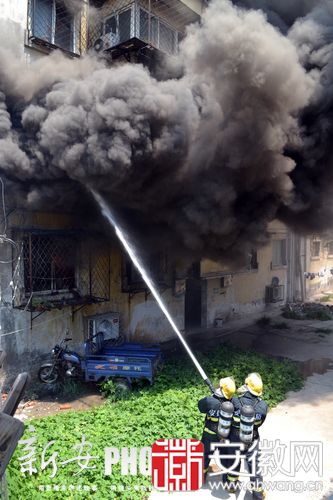 亳州摩托車配件店發生大火