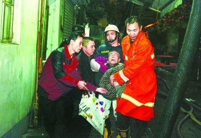  一方有難，八方支援。見習記者戴旻陽 攝