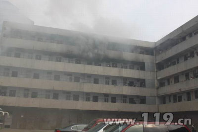 圖為火災現場中鐵十一局家屬院