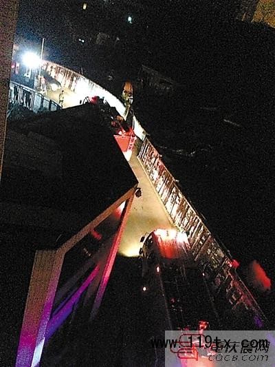 重慶渝北區九寨印象小區9棟凌晨起火 行車道太窄消防車難進入