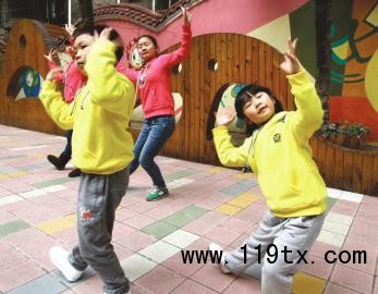 小朋友跳起消防韻律操 小朋友跳起消防韻律操