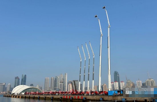 由101米云梯車、90米云梯車、40米云梯車和56米高噴消防車組成的舉高類消防車尤其引人注目