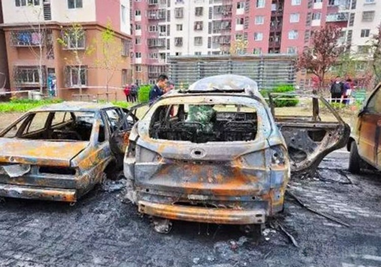 特斯拉車禍后起火 電動汽車安全性遭拷問!