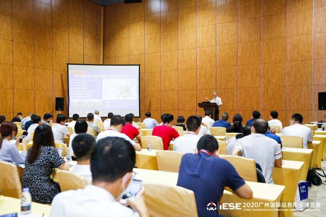 1599035203121028365.jpg 37.jpg